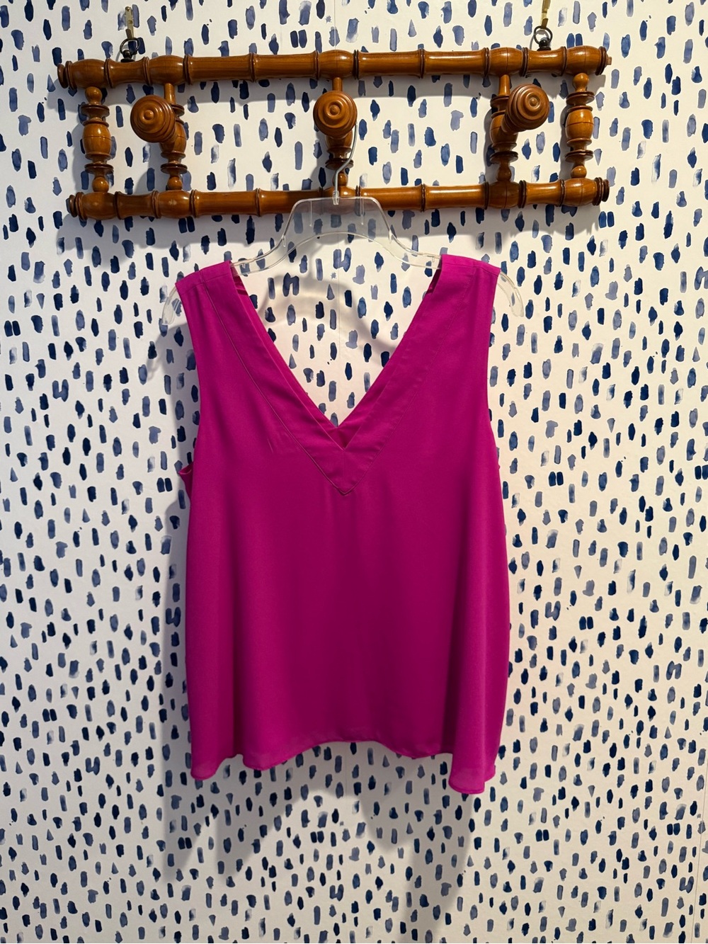 Lilly Pulitzer Double V Neck Sleeveless Fuchsia Blouse Size Medium
